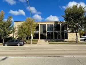 11040 W Bluemound Rd in Wauwatosa wi. List Price: $795,000