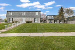 Woodridge III 1700  Creek Rd 204 in West Bend wi. List Price: $107,500