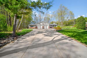 Willowbrook Condominiums 2120  Willowbrook Dr  in West Bend wi. List Price: $349,900