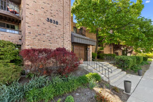 Eastwood 3838 N Oakland Ave 275 in Shorewood wi. List Price: $235,000