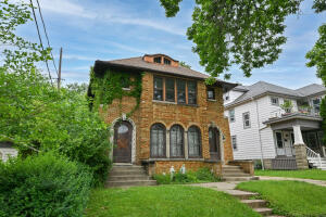 2012 E Newton Ave in Shorewood wi. List Price: $550,000