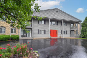 Glenview Condominium 7234 N Green Bay Ave 105 in Glendale wi. List Price: $199,900