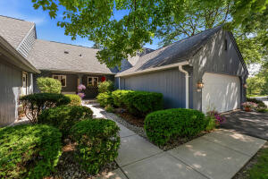 Whitman Place 10329 N Savannah Ct  in Mequon wi. List Price: $485,000