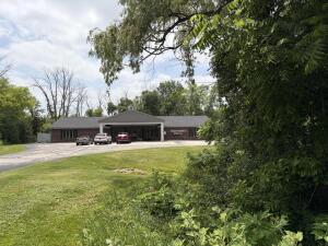 2505 W Mequon Rd in Mequon wi. List Price: $1,938