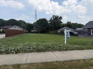 5992 S Elaine  Ave in Cudahy wi. List Price: $65,000