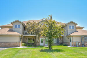 Lakeside Condominium 3620 E Barbara Ct 8 in Oak Creek wi. List Price: $224,900