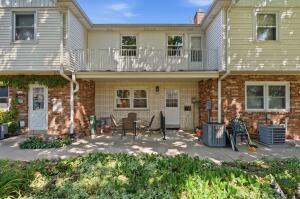 Williamsburg Park 5069 W Colonial Ct  in Greenfield wi. List Price: $199,900