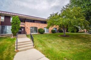 Rivers Edge 4200 W Rivers Edge Cir 7 in Milwaukee wi. List Price: $144,900