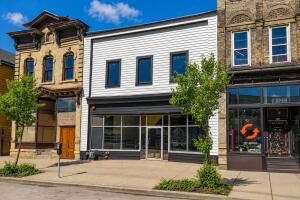 715 S 5th St in Milwaukee wi. List Price: $10,000