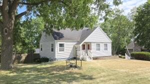 6840 S North Cape Rd in Franklin wi. List Price: $425,000