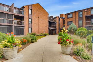 The Cloisters of Greenfield 6100 W Stonehedge Dr 365D in Greenfield wi. List Price: $152,500