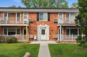 Laurel Lakes 502  Laurel Lake Rd 2 in Thiensville wi. List Price: $189,900