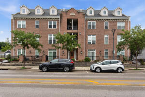 Stateview 7224 W State St 3D in Wauwatosa wi. List Price: $324,000