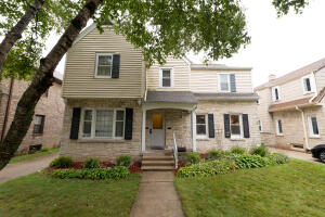 4041 N Bartlett Ave in Shorewood wi. List Price: $549,800