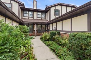 Forest Hill Village Condominium 8173 S Legend Dr  in Franklin wi. List Price: $280,000