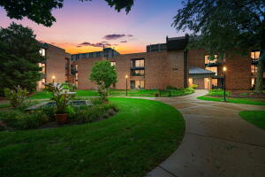 Eastwood 1906 E Shorewood Blvd 153 in Shorewood wi. List Price: $187,000