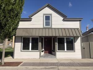 7718 W National Ave in West Allis wi. List Price: $199,900
