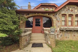 2773 N 54th St in Milwaukee wi. List Price: $250,000